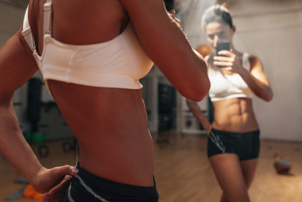 Otthoni zsírégető edzés - Fogyókúra | Femina | Undergarments, Sports bra, Legging